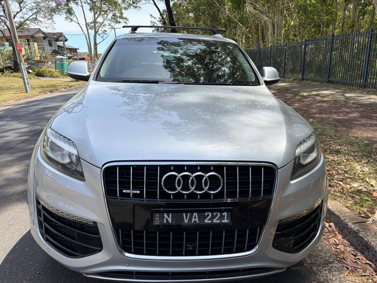 
								Audi Q7 full									