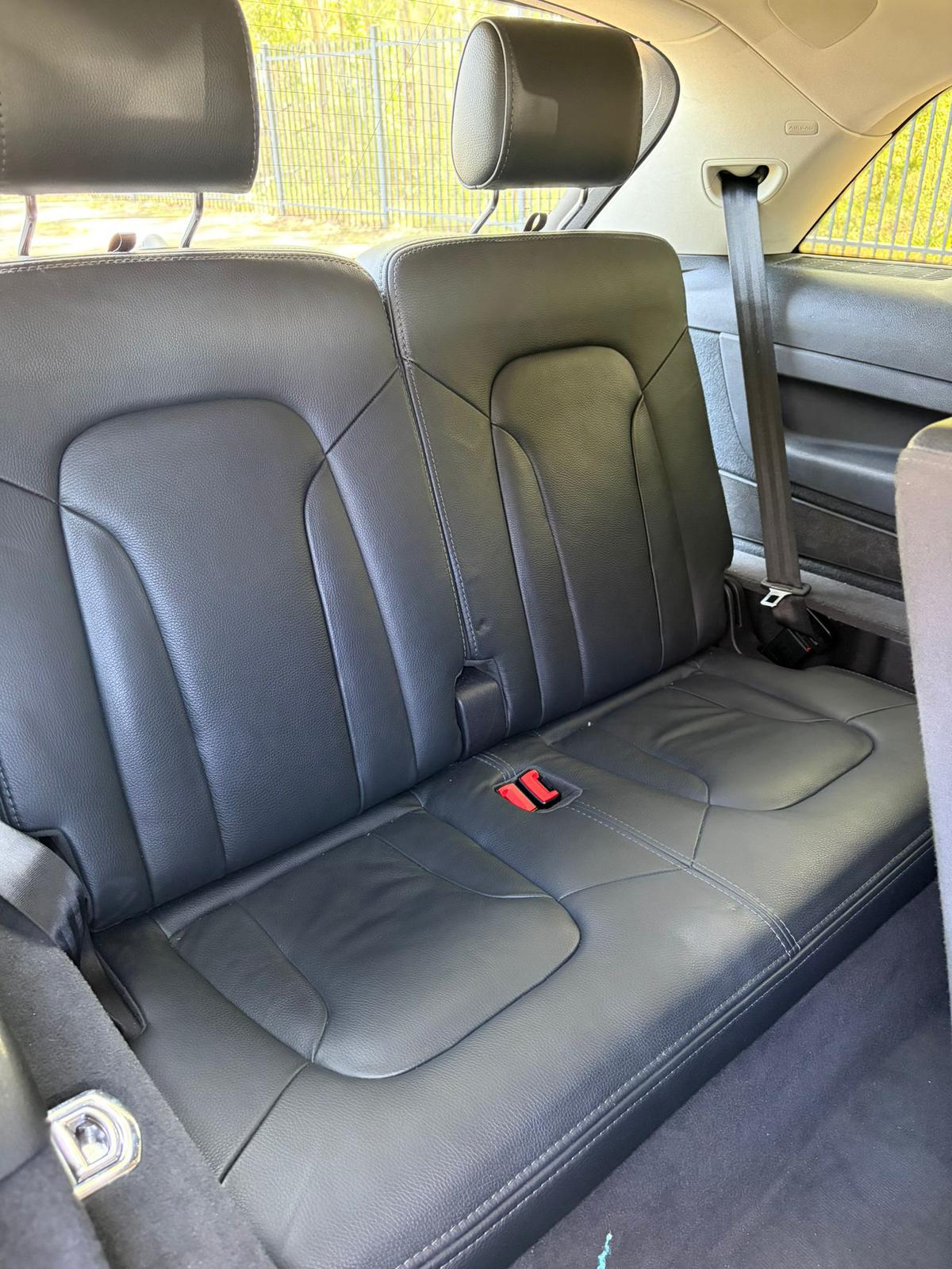 
								Audi Q7 full									