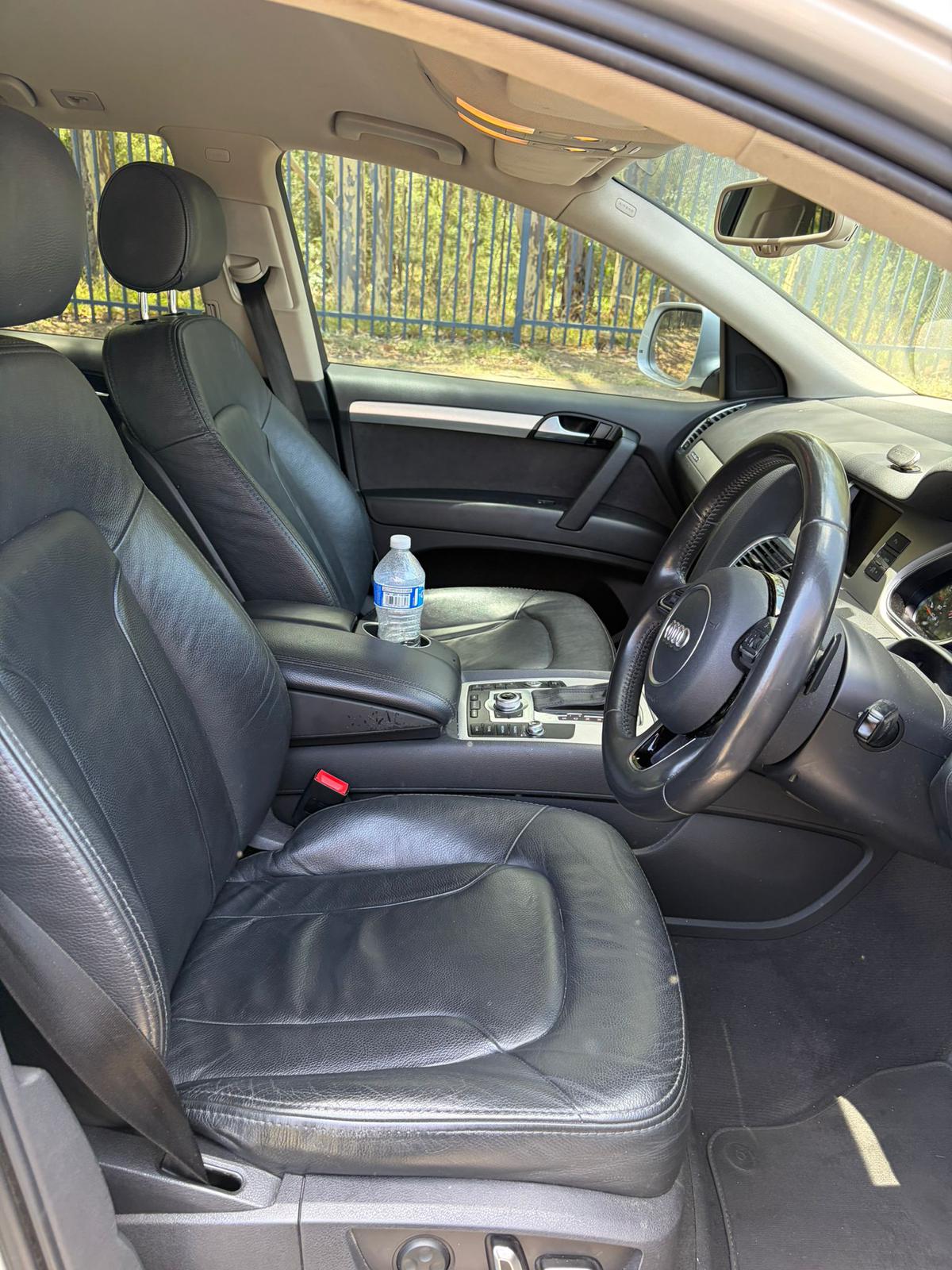 
								Audi Q7 full									