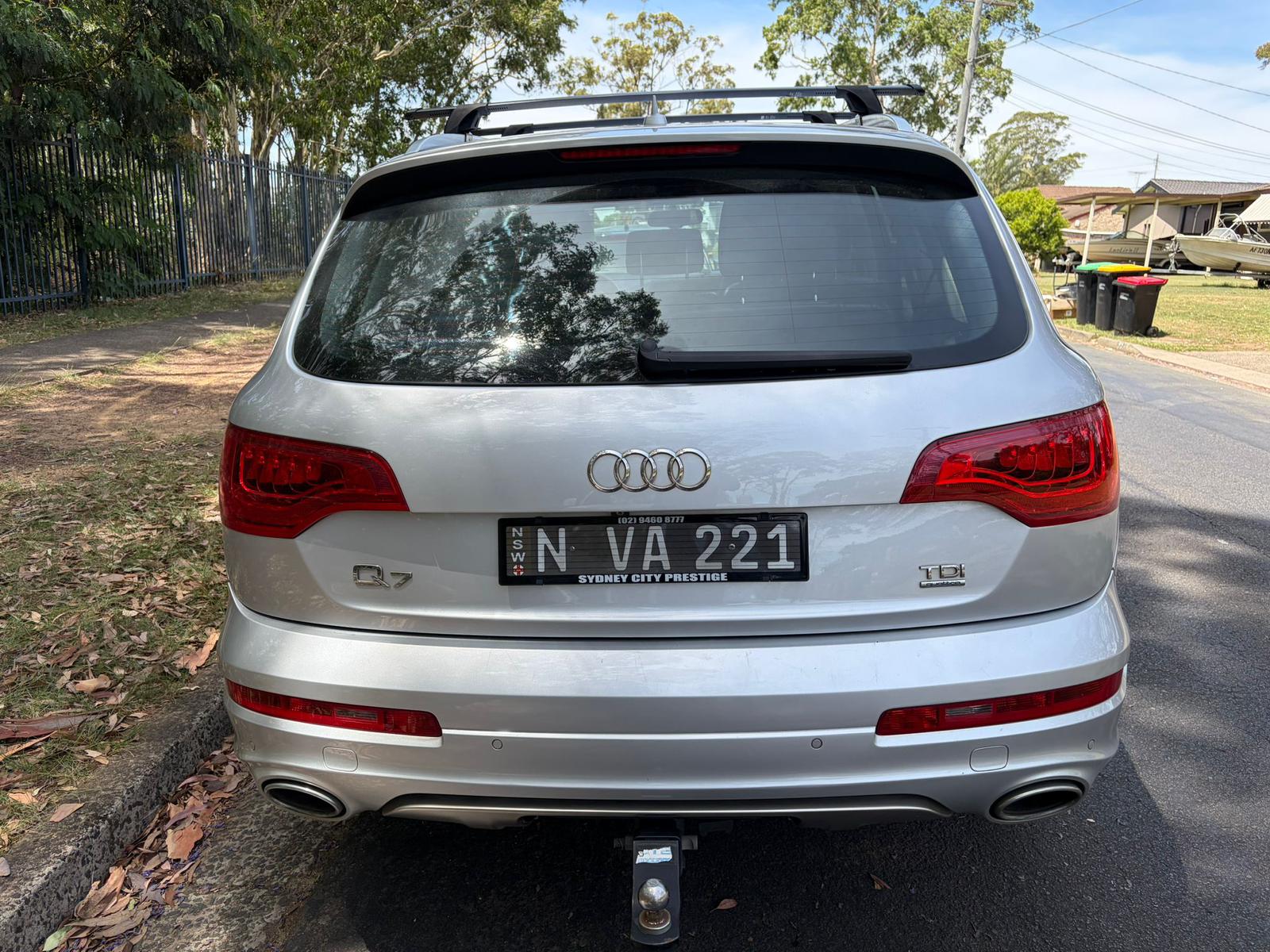 
								Audi Q7 full									