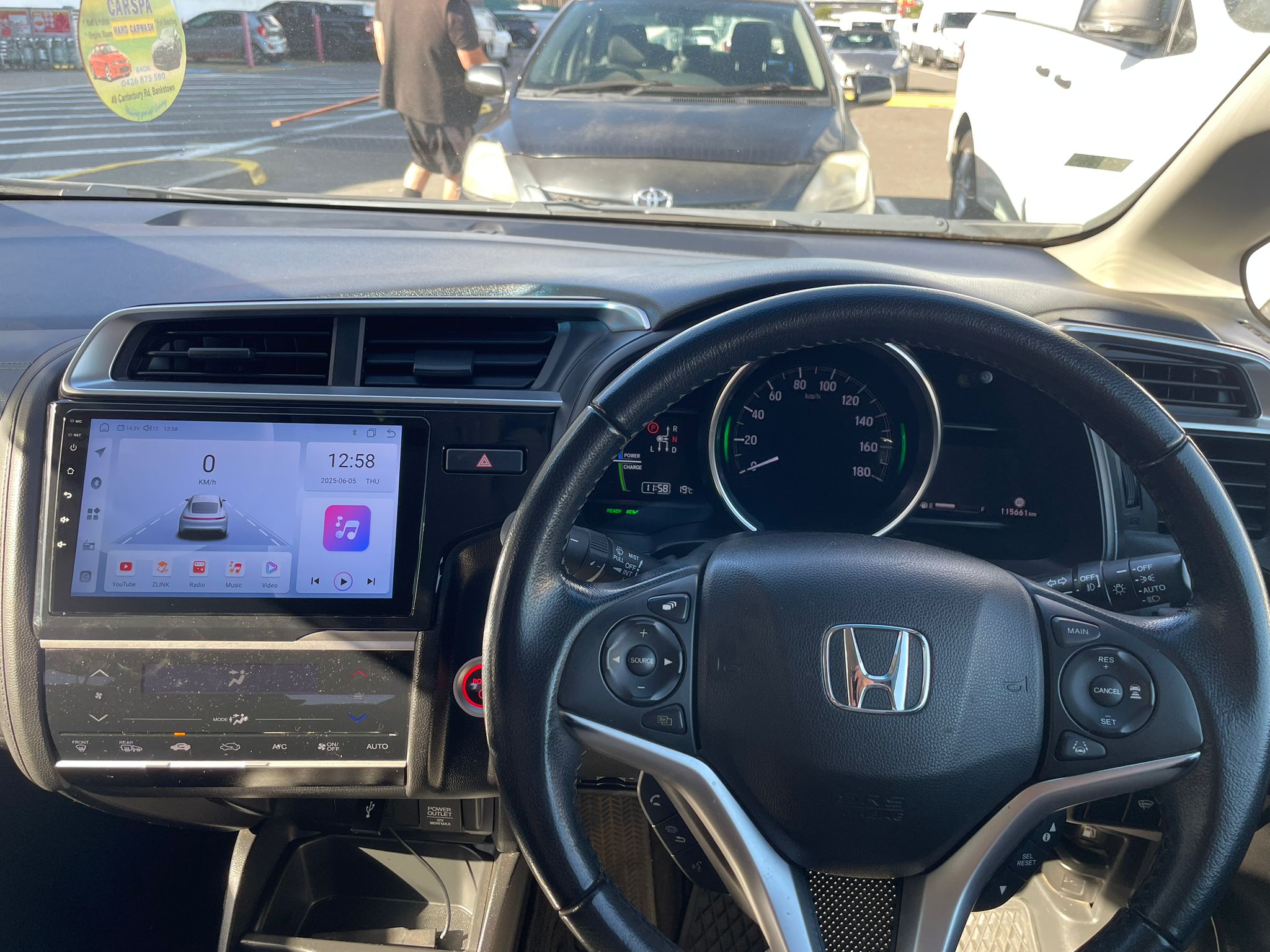 
								Honda Fit full									