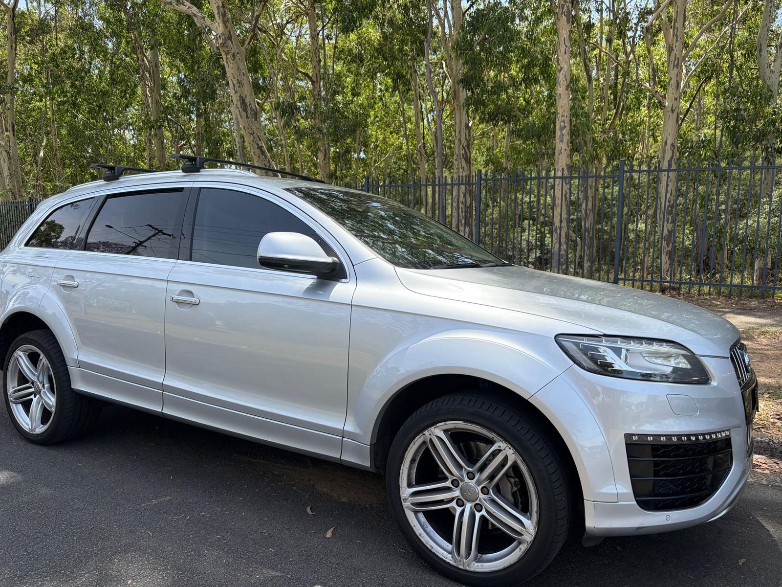 
								Audi Q7 full									
