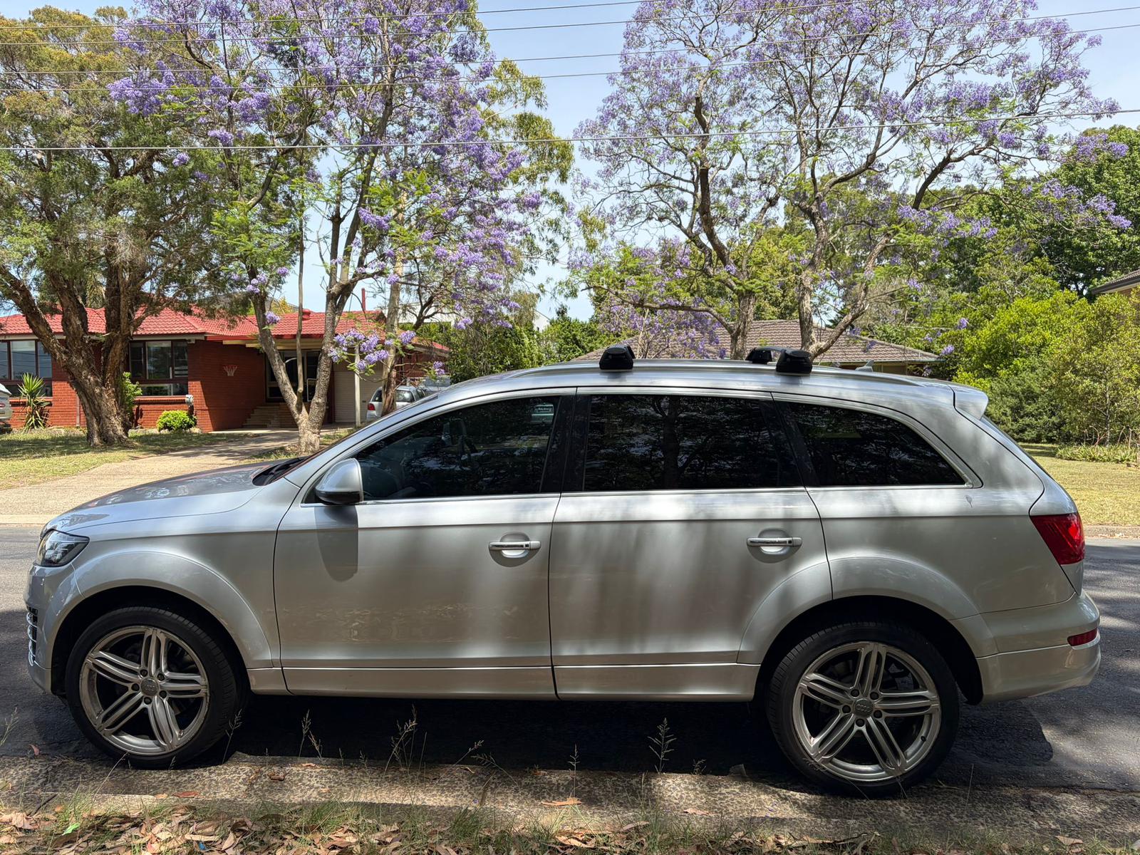 
								Audi Q7 full									