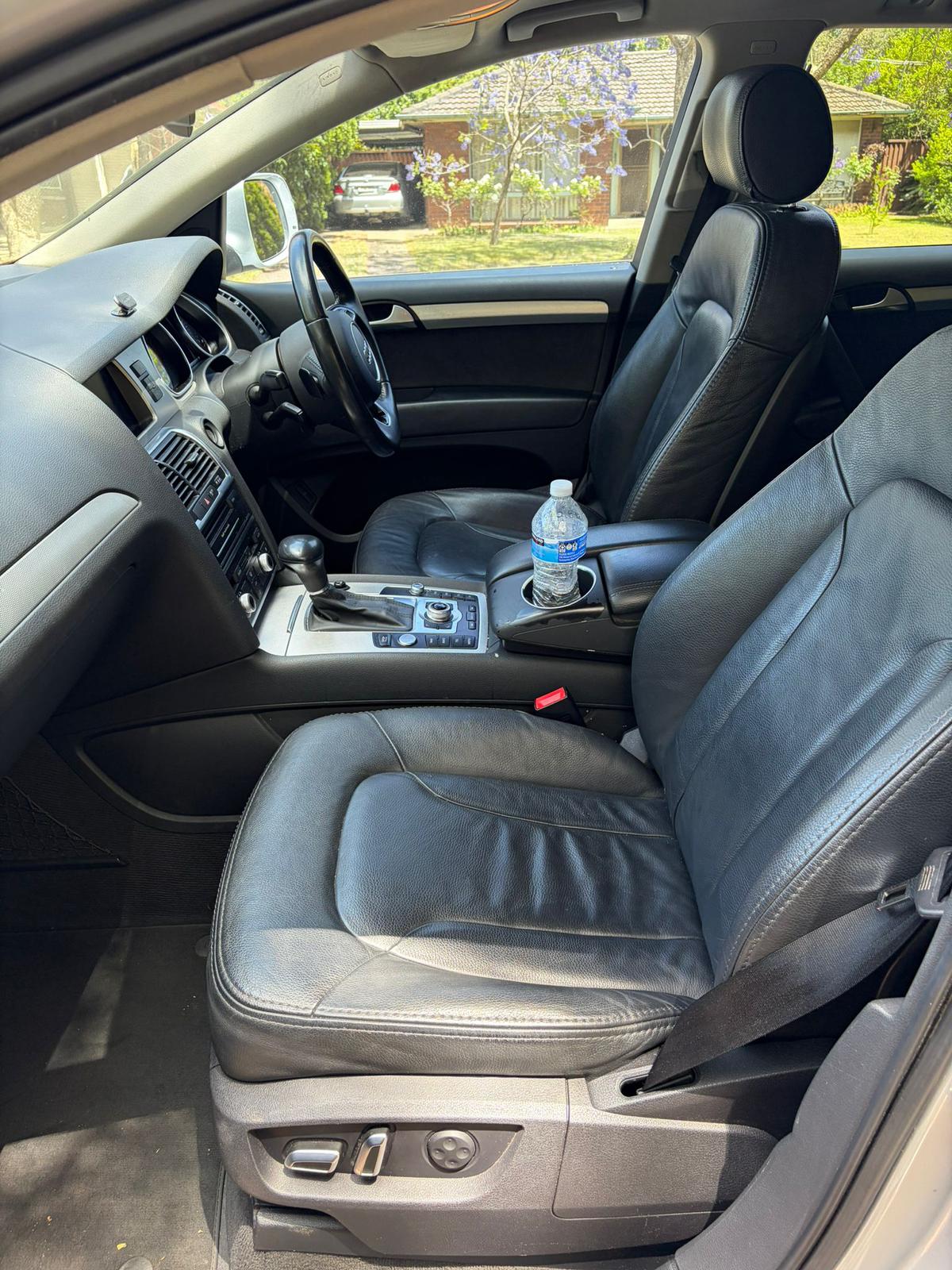 
								Audi Q7 full									