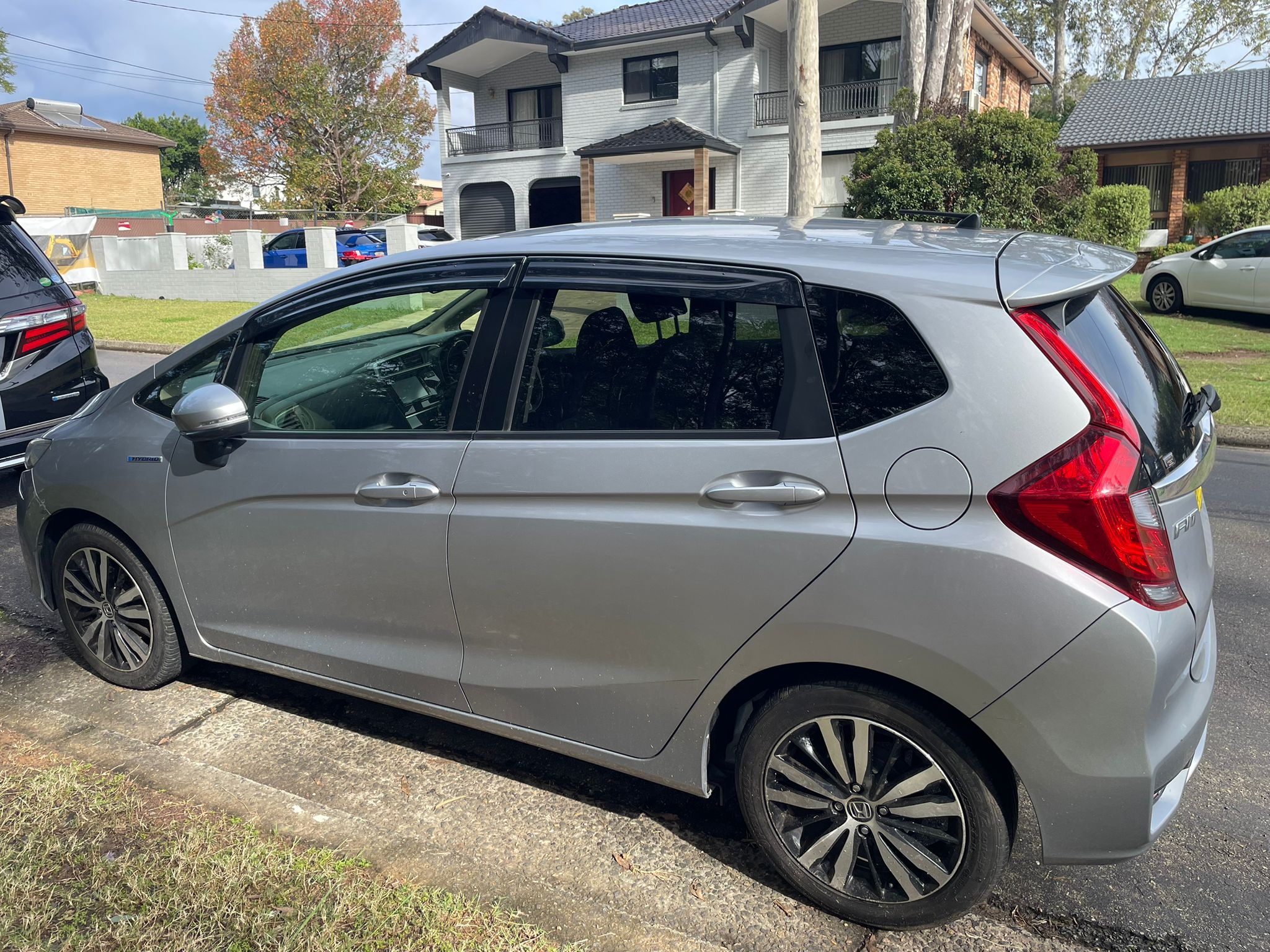 
								Honda Fit full									