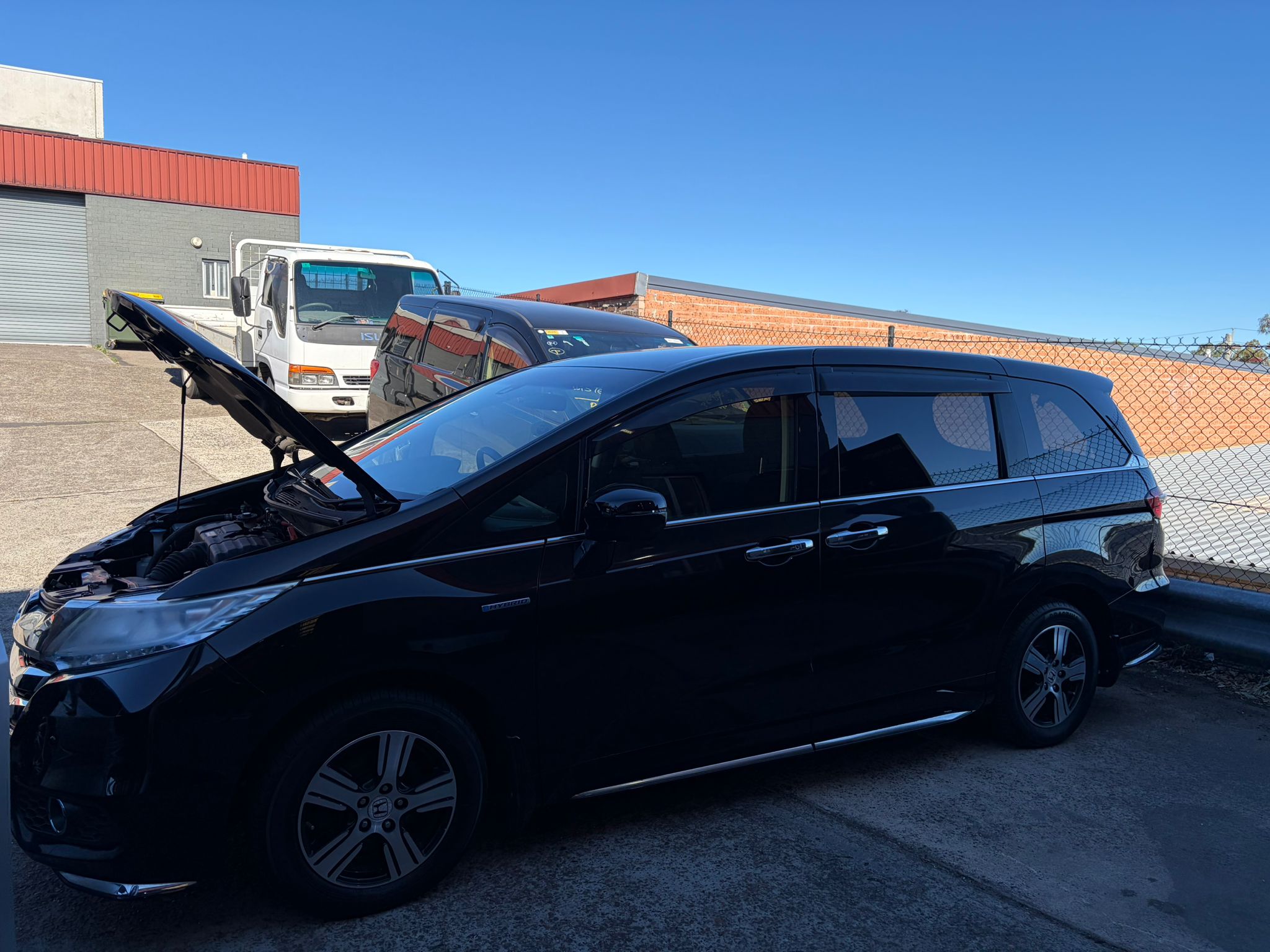 
								Honda Odyssey Hrbrid full									