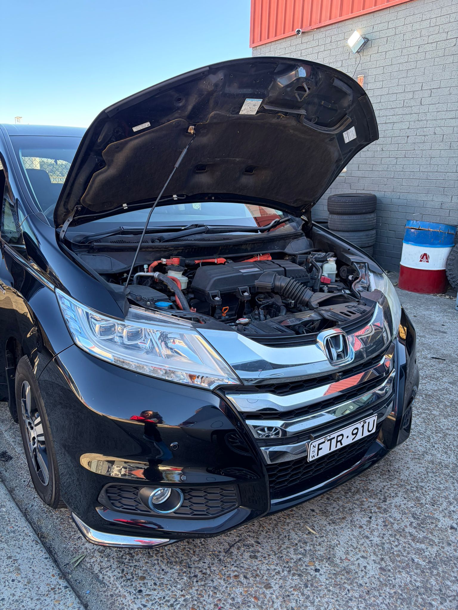 
								Honda Odyssey Hrbrid full									