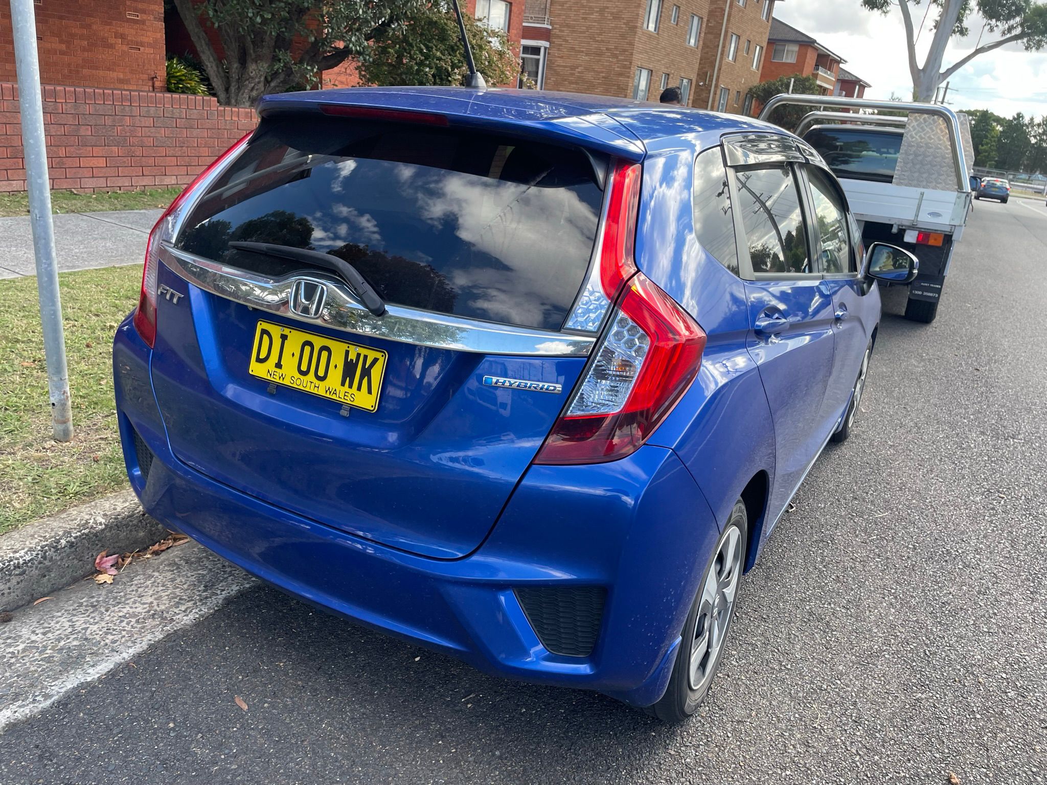 
								Honda Fit Hybrid full									
