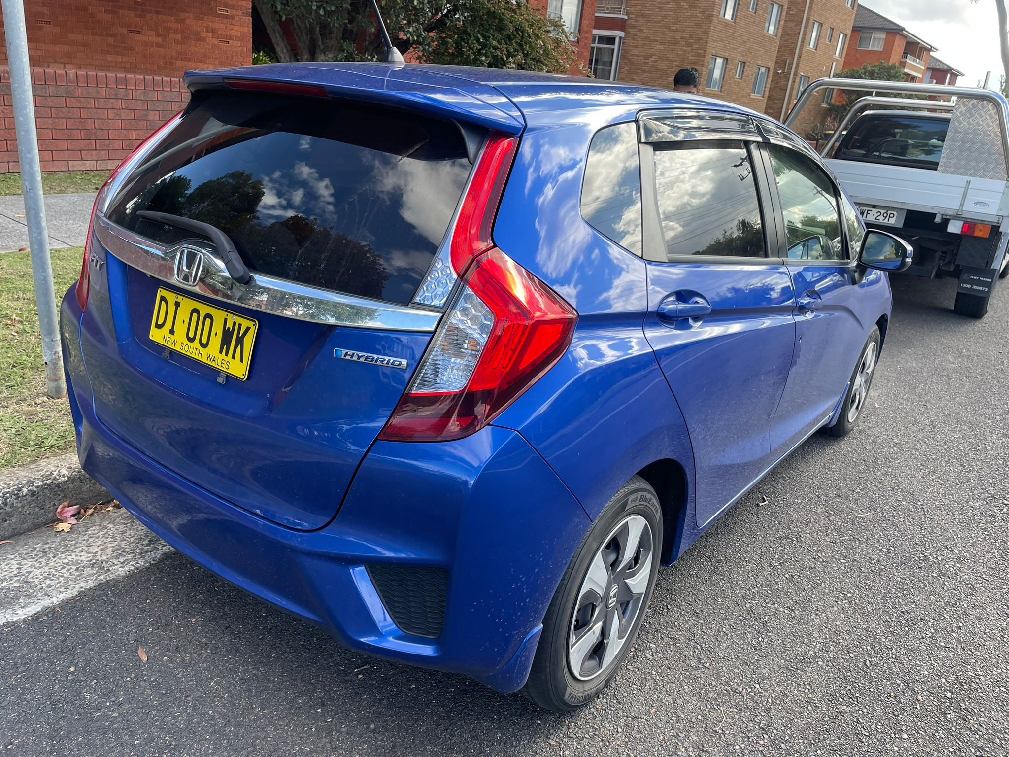 
								Honda Fit Hybrid full									