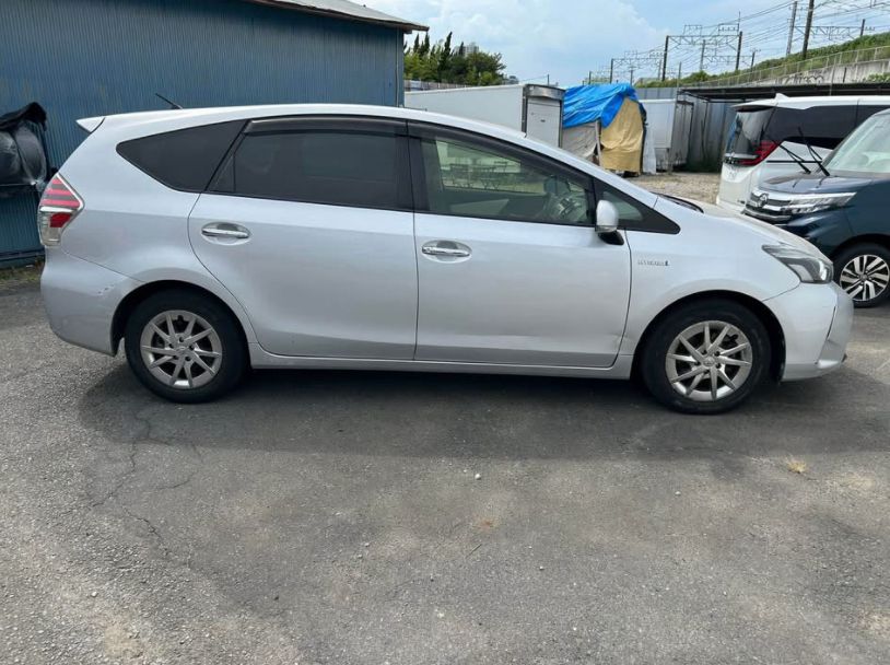 
								Toyota Prius/(Alpha) full									