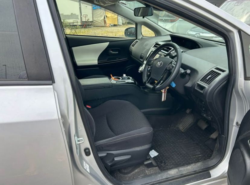 
								Toyota Prius/(Alpha) full									