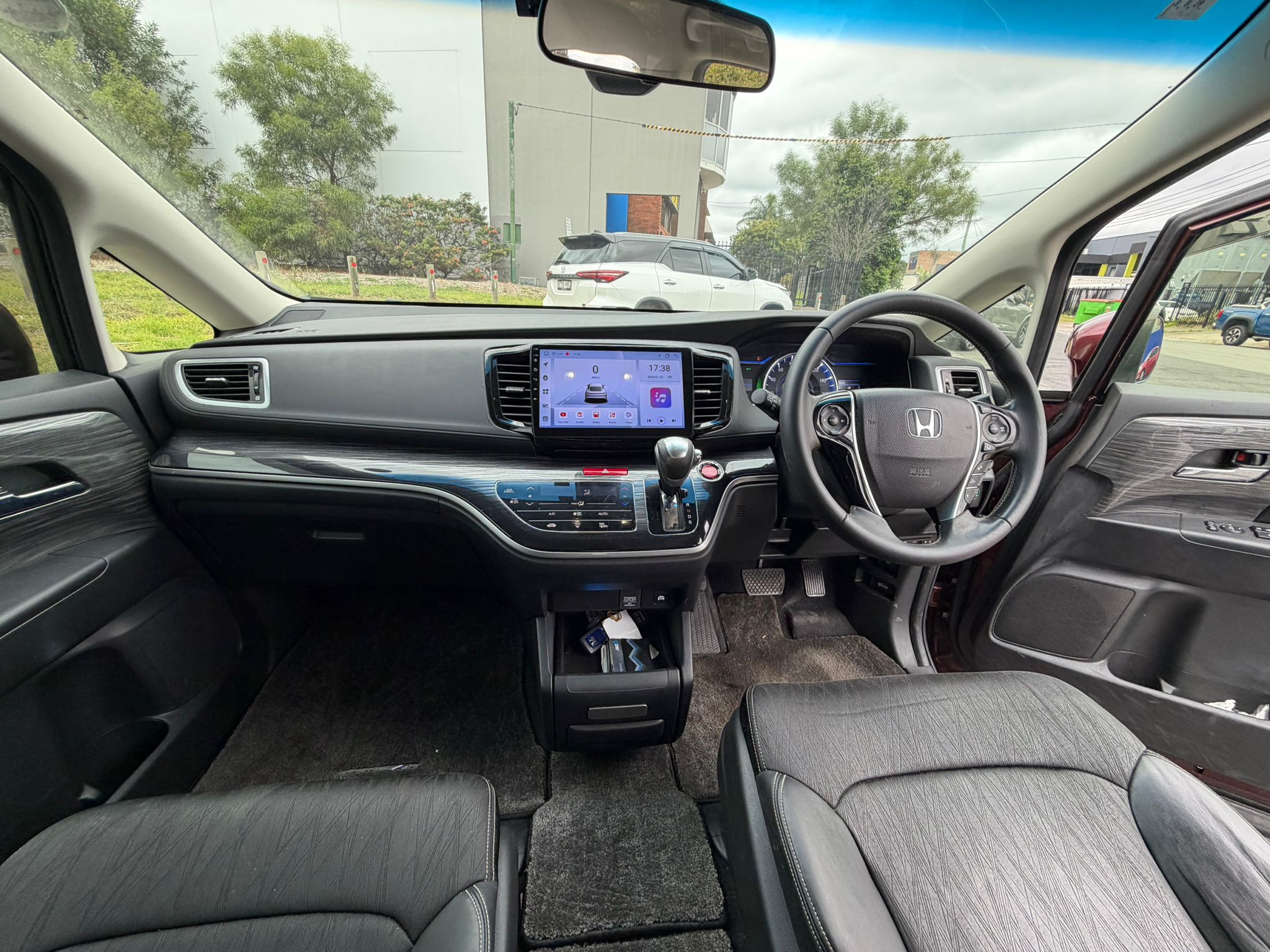 
								Honda Odyssey Hybrid full									