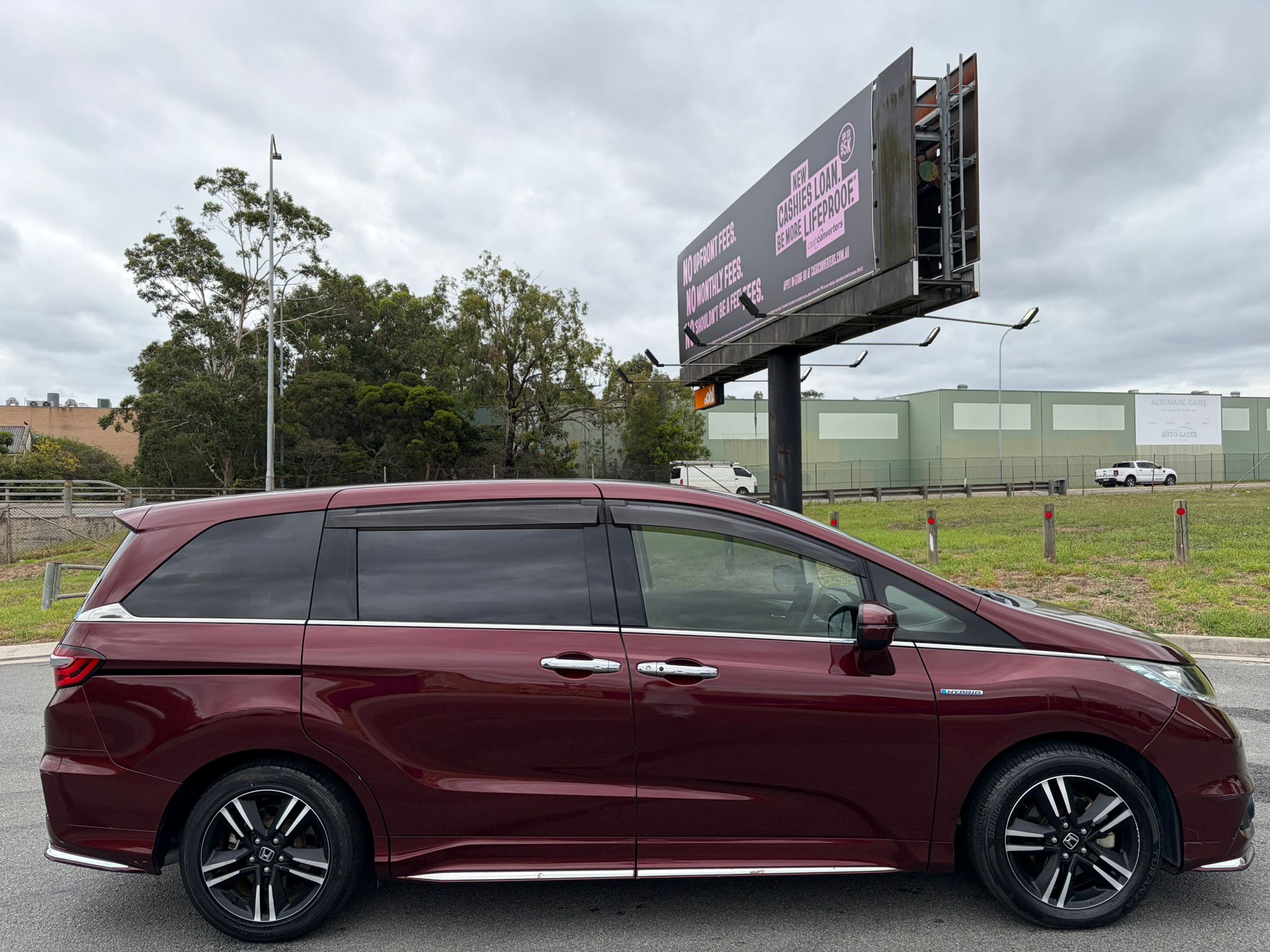 
								Honda Odyssey Hybrid full									