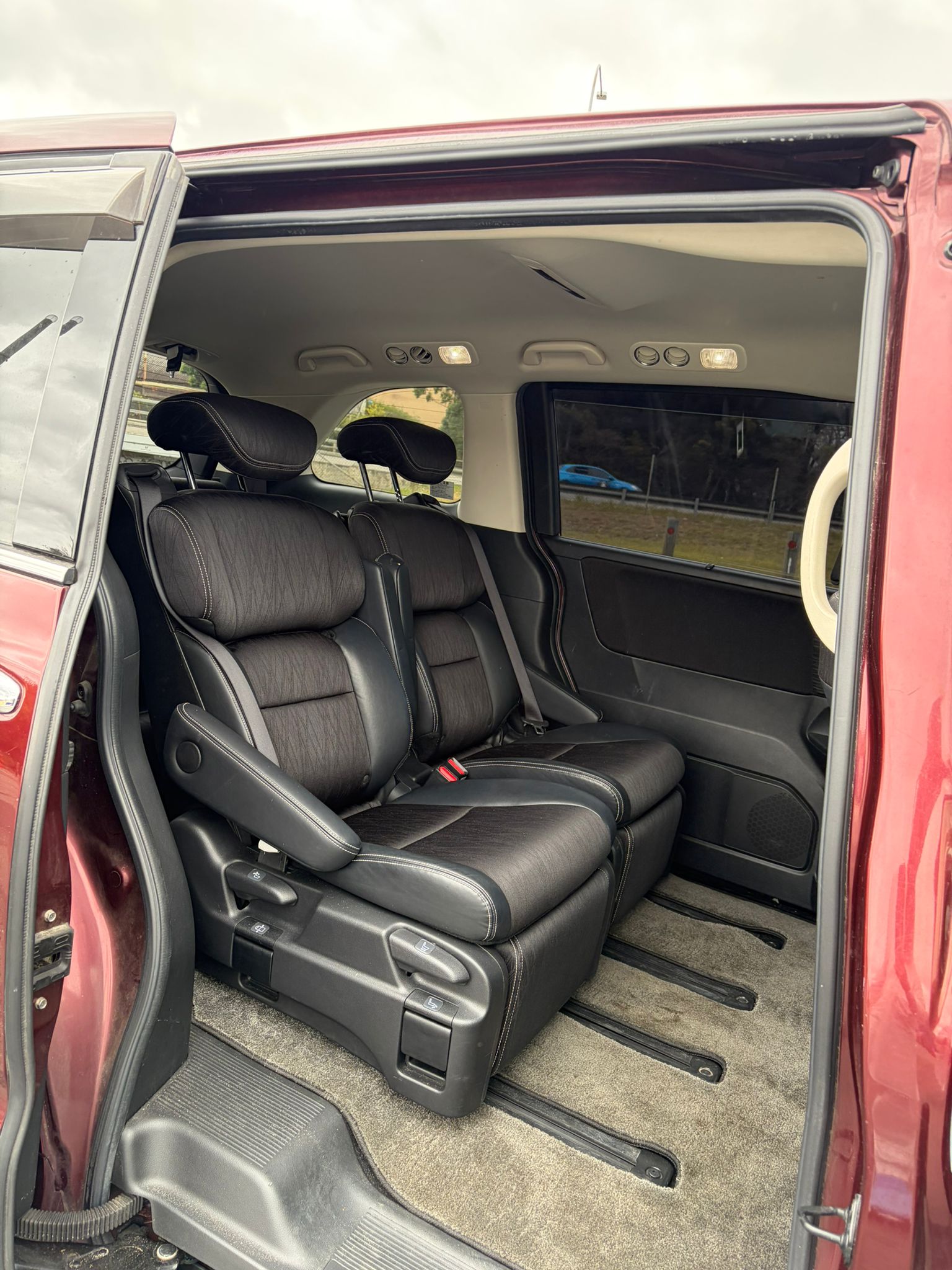 
								Honda Odyssey Hybrid full									
