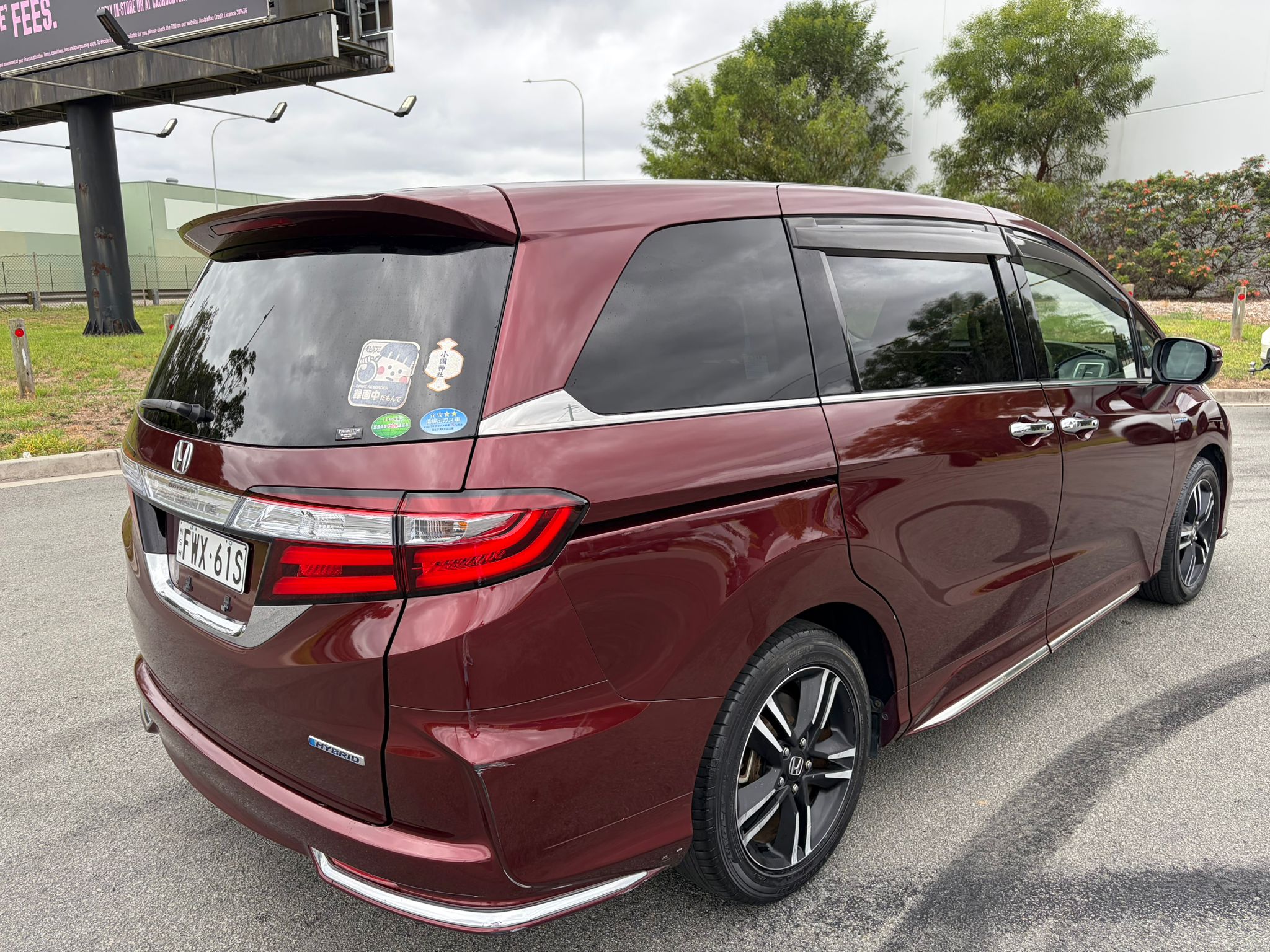 
								Honda Odyssey Hybrid full									