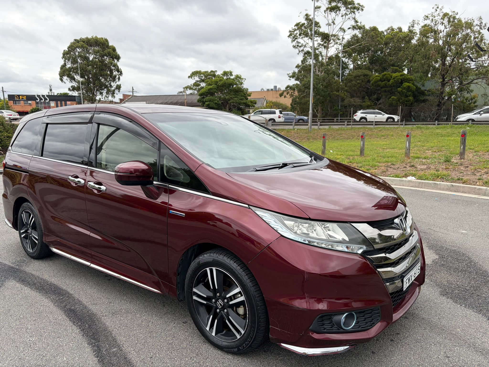 
								Honda Odyssey Hybrid full									