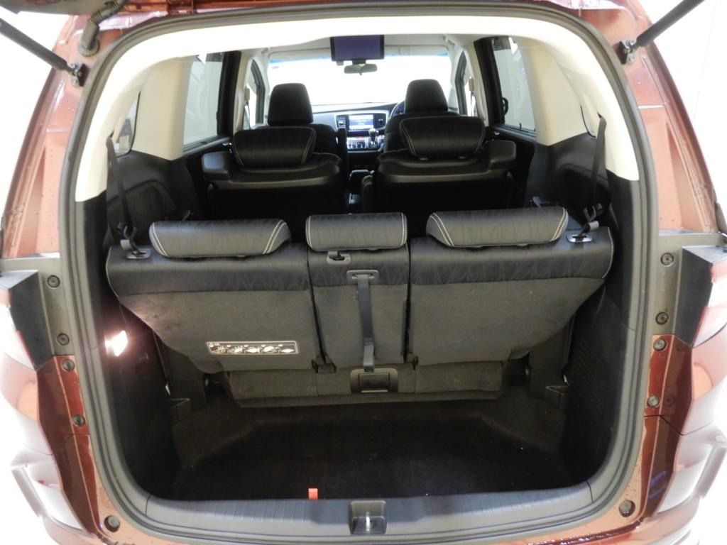 
								Honda Odyssey Hrbrid full									