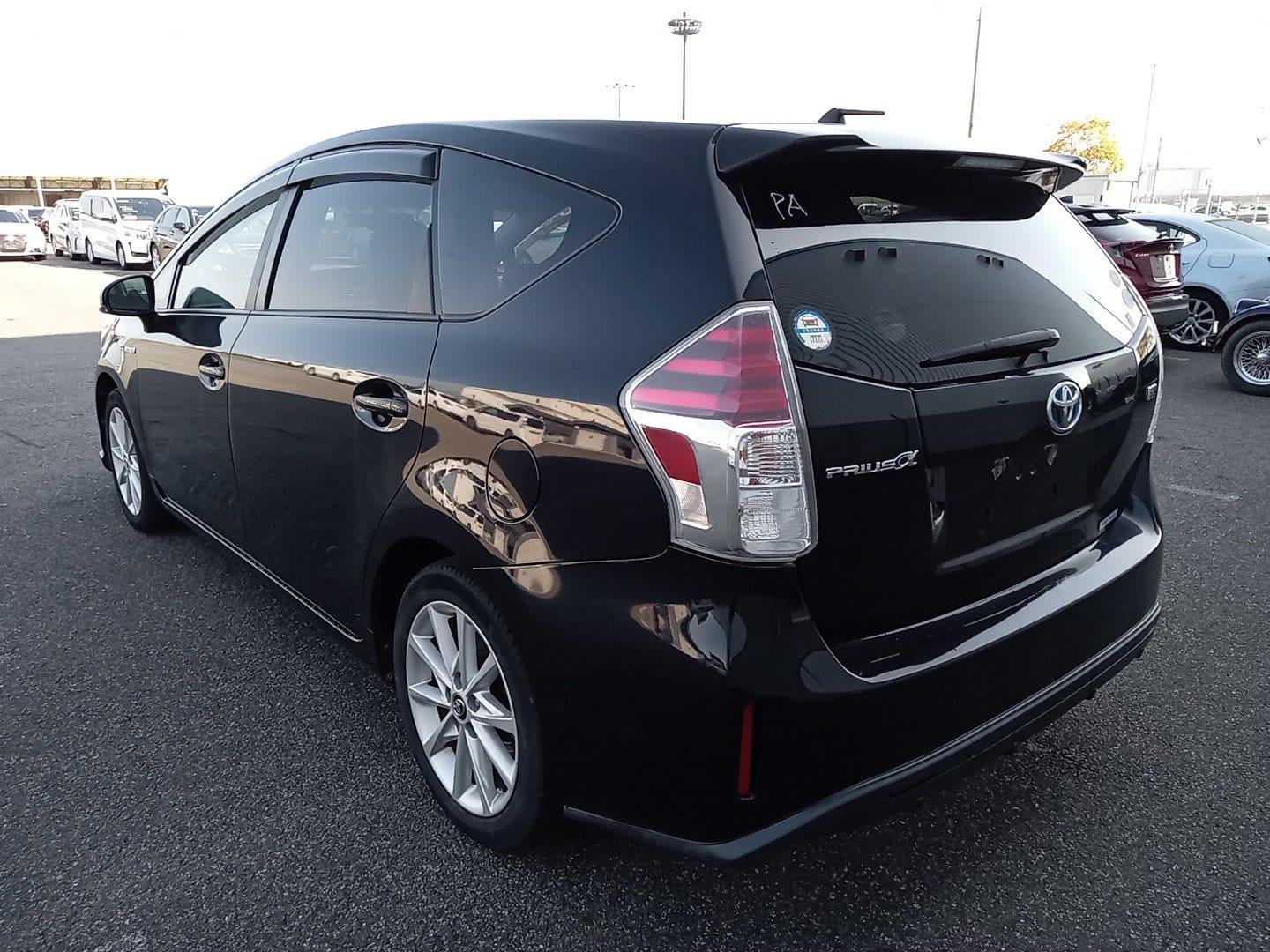 
								Toyota Prius V Alpha full									