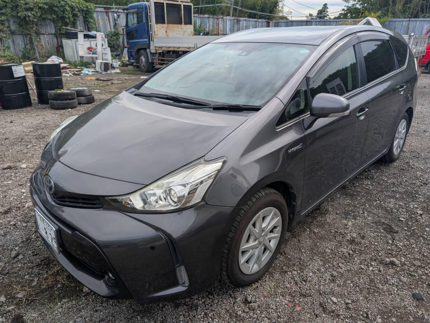 
								Toyota Prius V Alpha full									