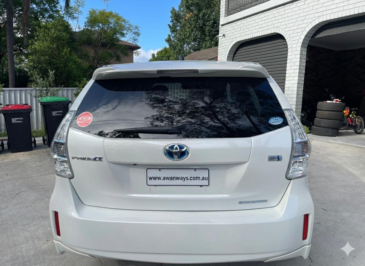 
								Toyota Prius (alpha V) full									