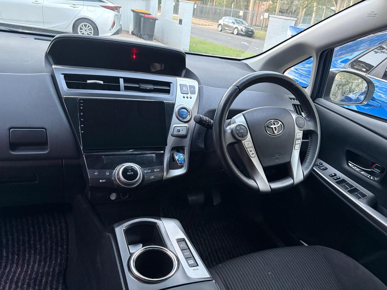 
								Toyota Prius (alpha V) full									