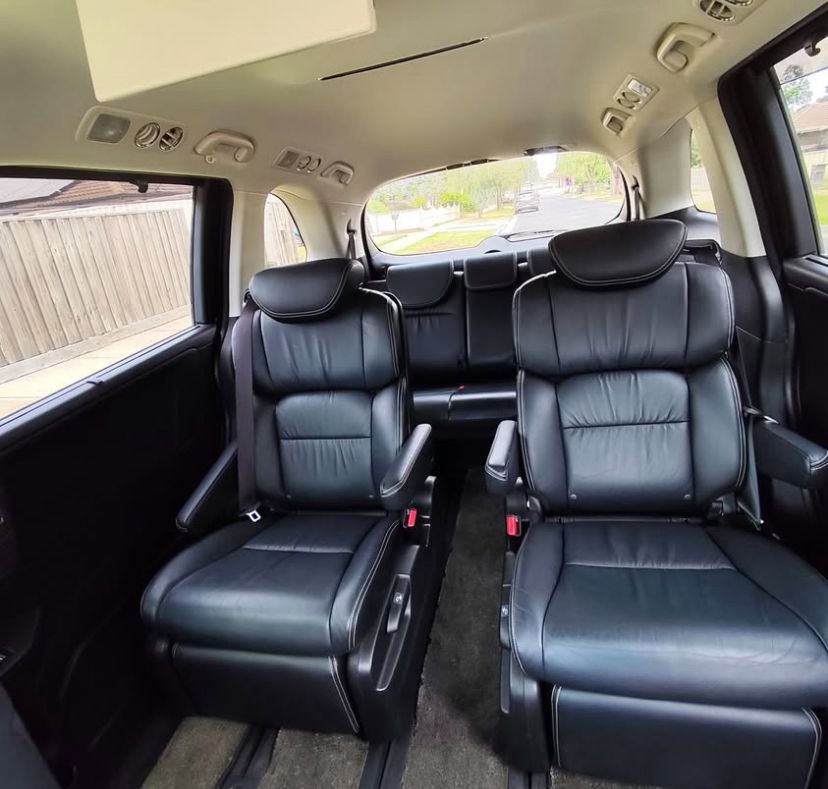 
								Honda(odyssey Absolute S ex package leather) full									